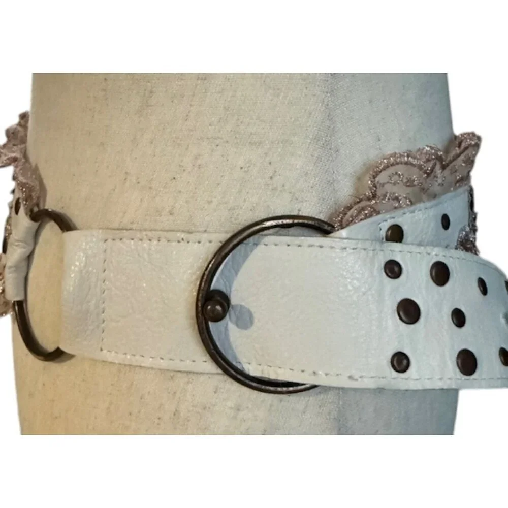 Betsey Johnson Leather Lace Embroidered White Pink Y2K Cottage Core Belt Medium